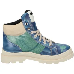 Born To Travel In The Ocean