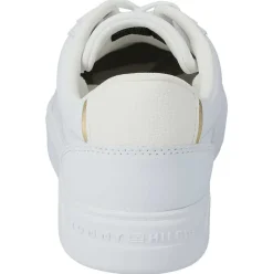 Essential Chic Court Sneaker