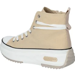 Sneaker hoch