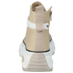 Sneaker hoch